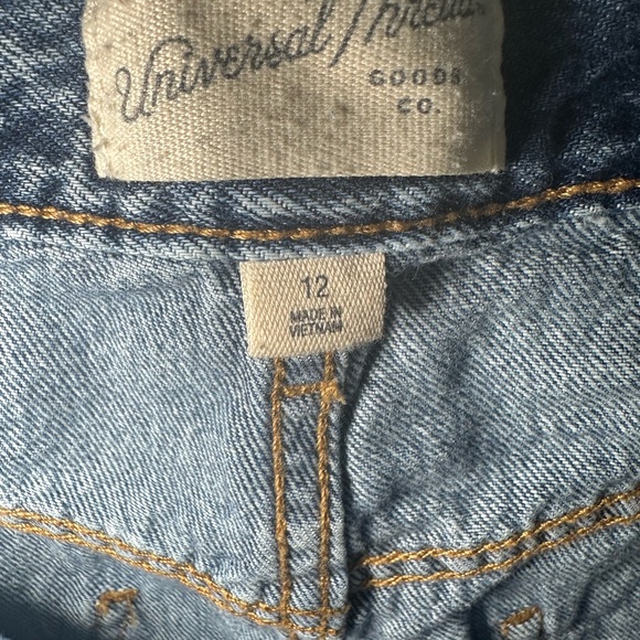 Universal Thread Blue Relaxed Jeans - Picture 3 of 6